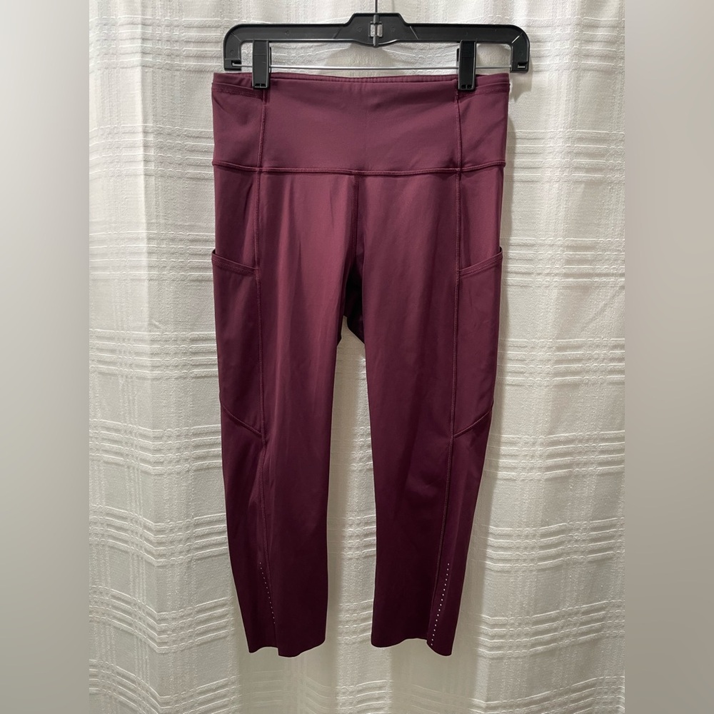Lululemon burgundy capri leggings side pockets